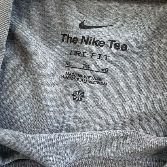 Nike Dry Fit Shirts - Picture 3 of 4